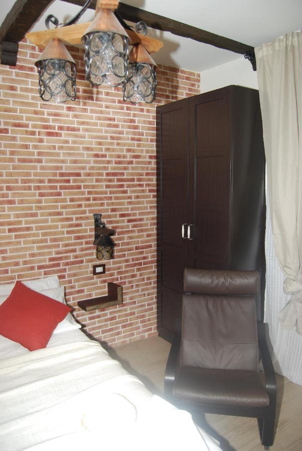 Bed and Breakfast Domus Florio - Humanitas Rozzano П'єве-Емануеле Екстер'єр фото