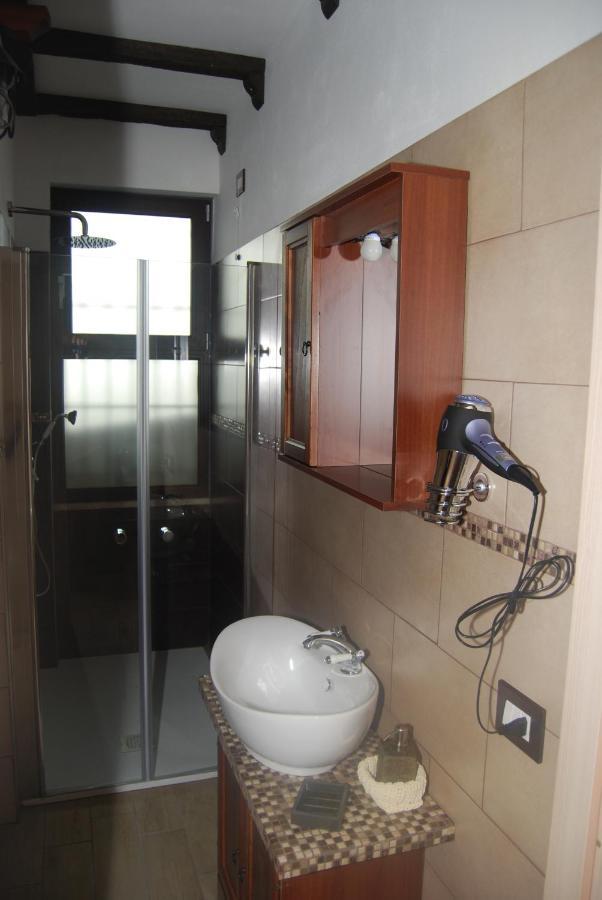 Bed and Breakfast Domus Florio - Humanitas Rozzano П'єве-Емануеле Екстер'єр фото
