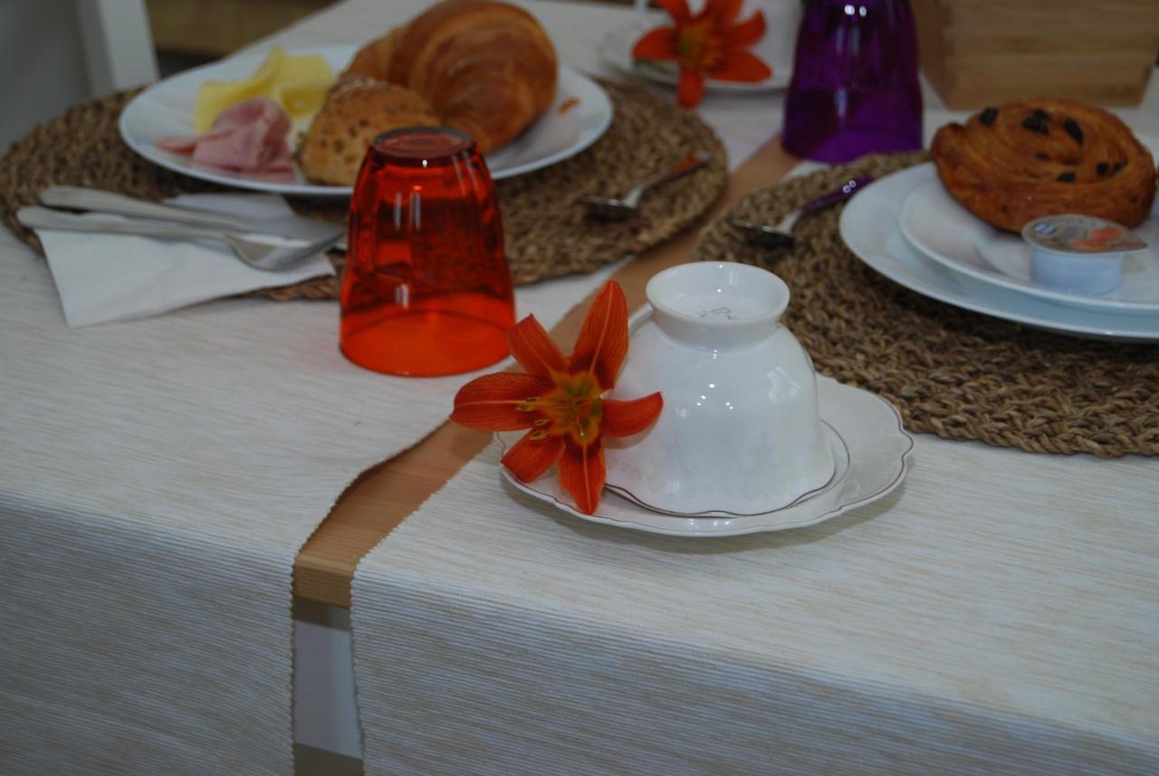 Bed and Breakfast Domus Florio - Humanitas Rozzano П'єве-Емануеле Екстер'єр фото