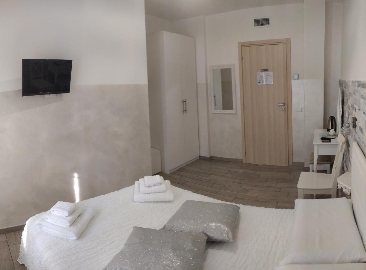 Bed and Breakfast Domus Florio - Humanitas Rozzano П'єве-Емануеле Екстер'єр фото